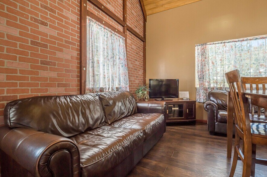 More Photos Of 21221 Baron Lake Dr, Cedaredge Hotel For Sale