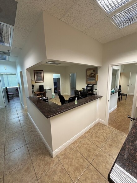 More Photos Of 681 Goodlette Rd N, Naples Medical For Sale