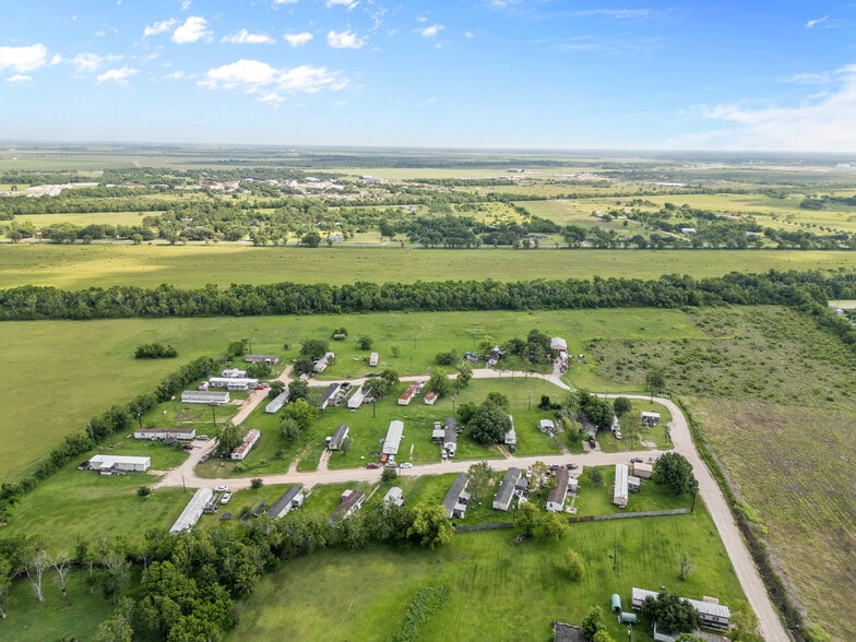 More Photos Of 354 Private Road 620, Bay City Manufactured Housing Mobile Home Park For Sale