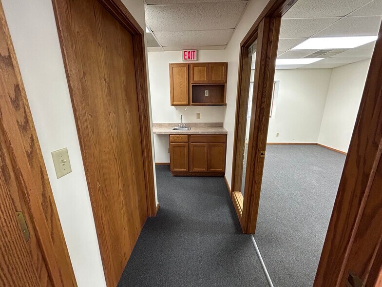 More Photos Of 1820 Post Rd, Plover Storefront Retail Office For Lease