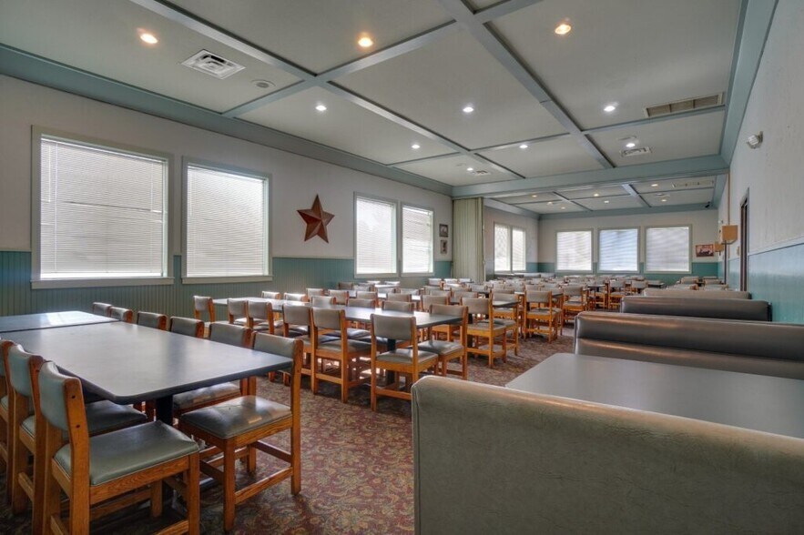 More Photos Of 2103 N Broadway, Poteau General Retail For Sale