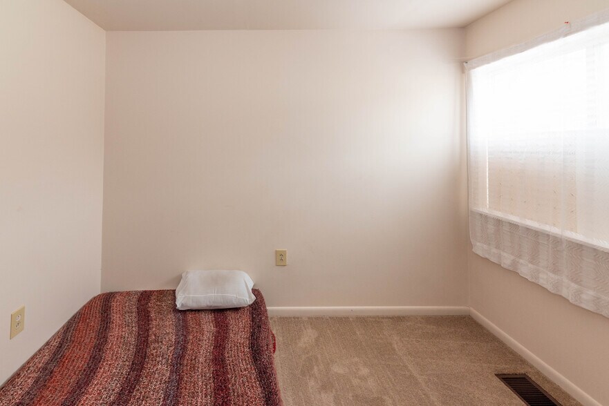 More Photos Of 303 Crusader Rd, Cambridge Multifamily For Sale