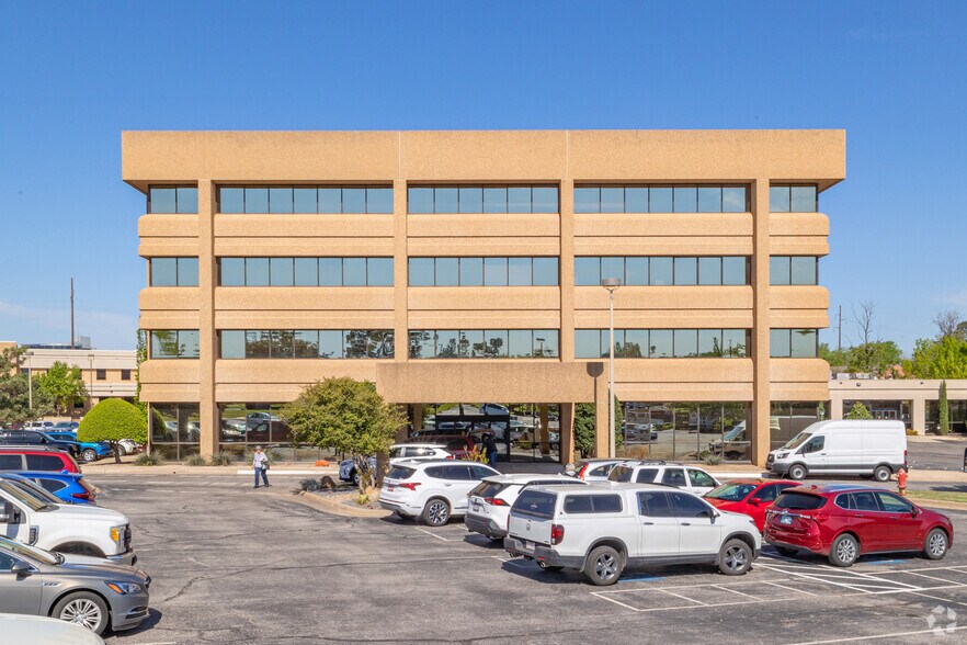 More Photos Of 8121 National Ave, Midwest City Medical For Lease