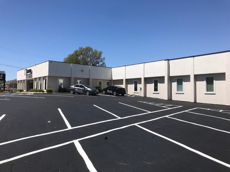 Primary Photo Of 2200 E Matthews Ave, Jonesboro Medical For Lease