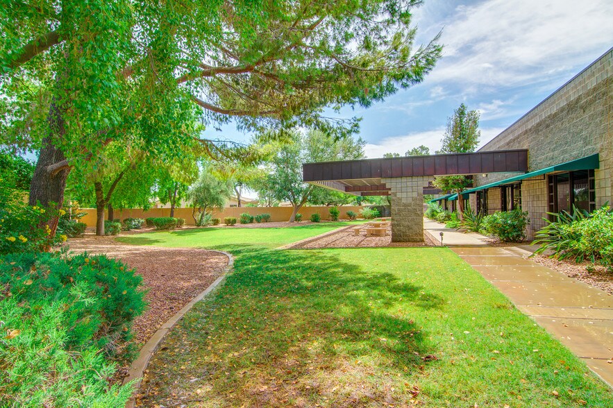 More Photos Of 10617 N Hayden Rd, Scottsdale Office For Lease