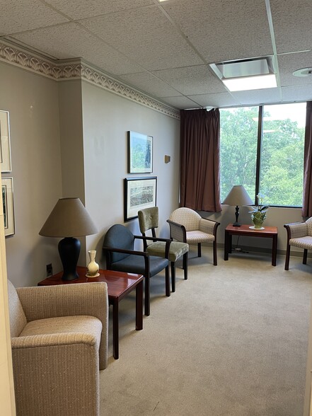 More Photos Of 7600 Osler Dr, Towson Medical For Sale