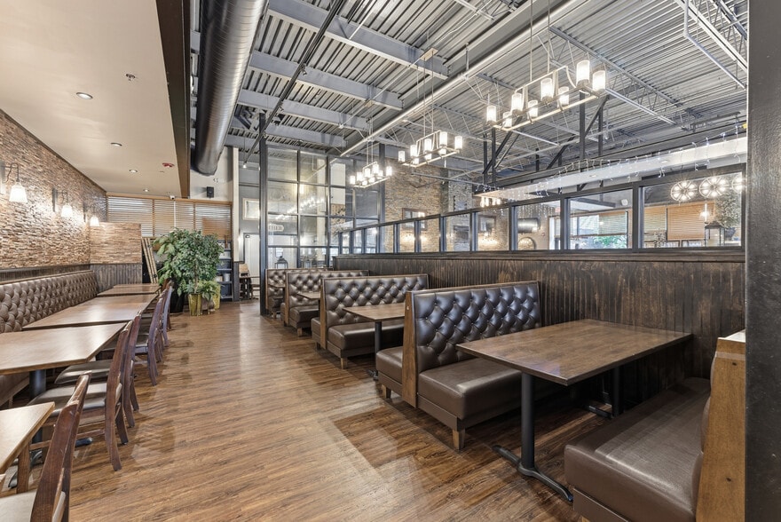 More Photos Of 827 Williams St, Longmeadow Restaurant For Lease