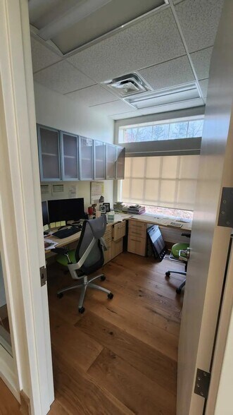 More Photos Of 363 S Main St, Alpharetta Freestanding For Lease