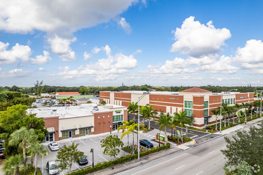 More Photos Of 3590 S State Road 7, West Park Self Storage For Lease