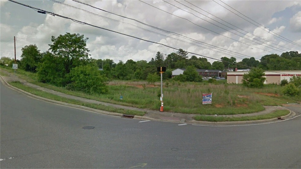 More Photos Of 3008 W Market St, Johnson City Land For Lease