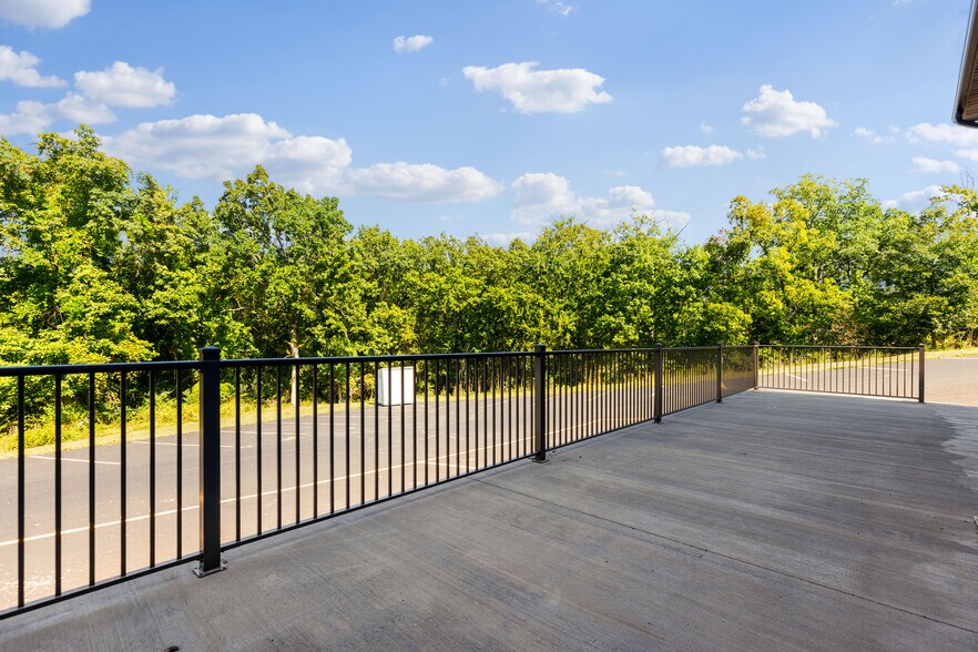 More Photos Of 2079 State Road Y, Linn Creek Restaurant For Sale