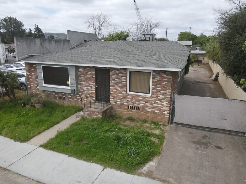 More Photos Of 9820 Maine Ave, Lakeside Freestanding For Lease