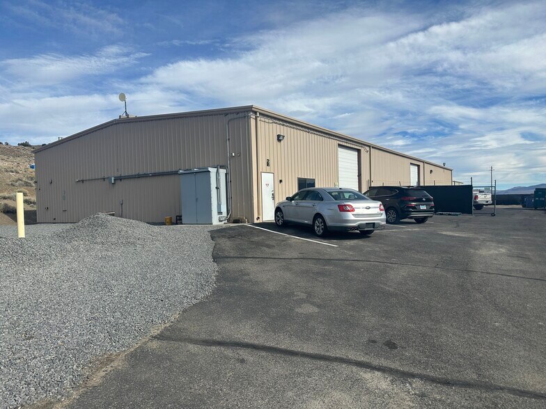 More Photos Of 27 Bruce Way, Mound House Warehouse For Lease