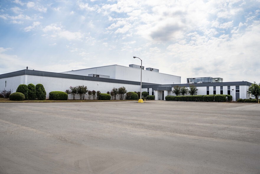 Primary Photo Of 1000 James Record Rd, Huntsville Manufacturing For Lease