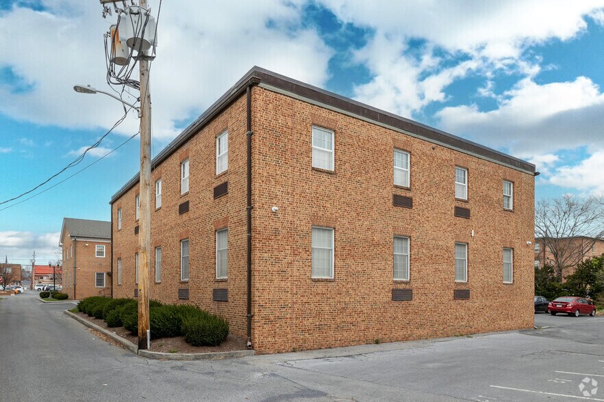 More Photos Of 50 S Cameron St, Winchester Office For Sale