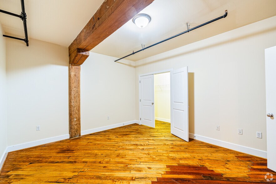 More Photos Of 2411 E Franklin St, Richmond Apartments For Lease