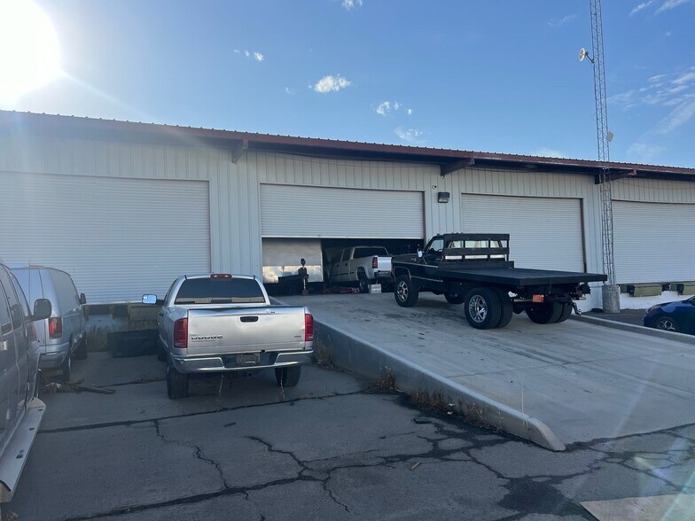 More Photos Of 1315 E Gibson Ln, Phoenix Warehouse For Lease