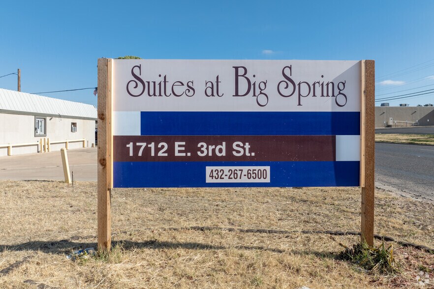 More Photos Of 1712 E 3rd St, Big Spring Apartments For Sale
