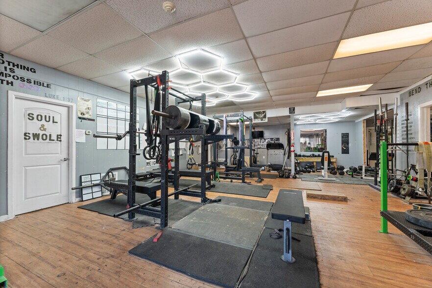 More Photos Of 9585 Braun Rd, San Antonio Storefront Retail Office For Sale