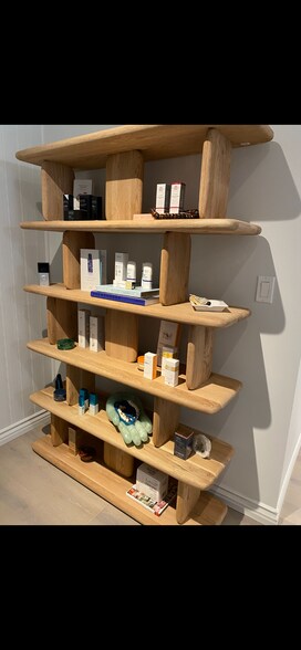 More Photos Of 1150 Yale St, Santa Monica Storefront Retail Office For Lease