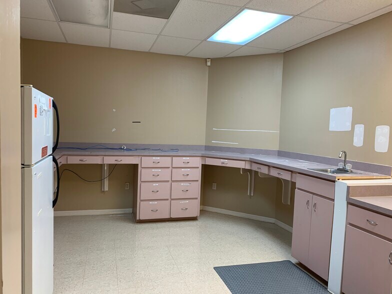 More Photos Of 4511 Sun N Lake Blvd, Sebring Medical For Lease