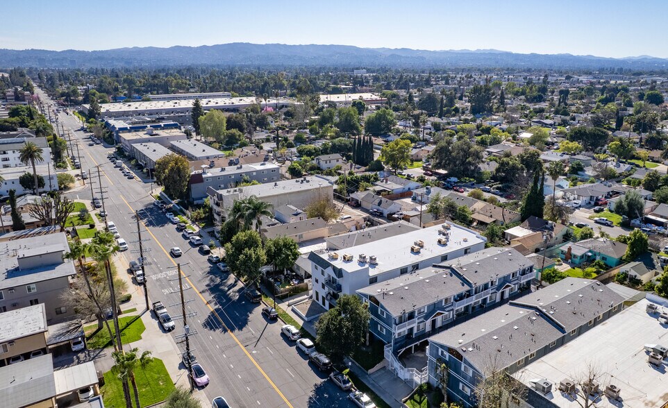More Photos Of 7437 Haskell Ave, Van Nuys Apartments For Sale