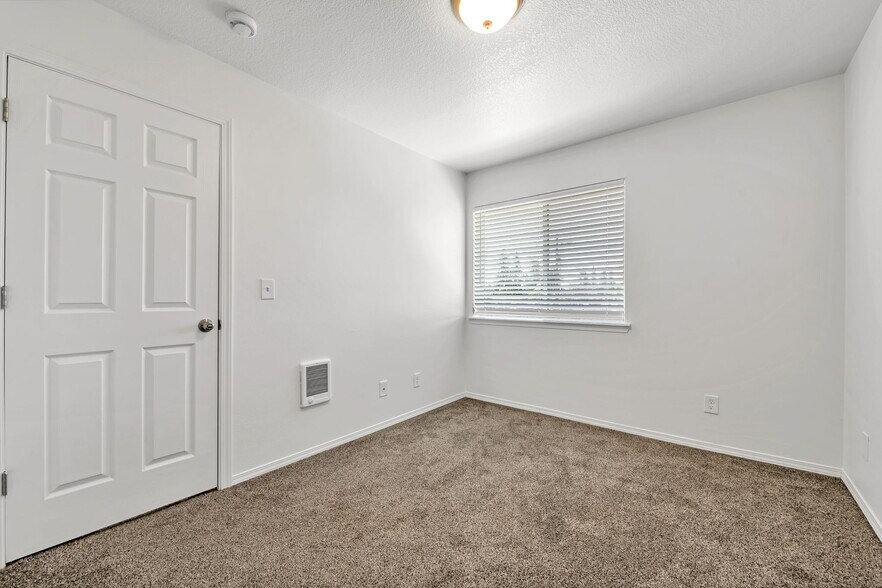 More Photos Of 1901-1943 SE 122nd Ave, Portland Apartments For Sale