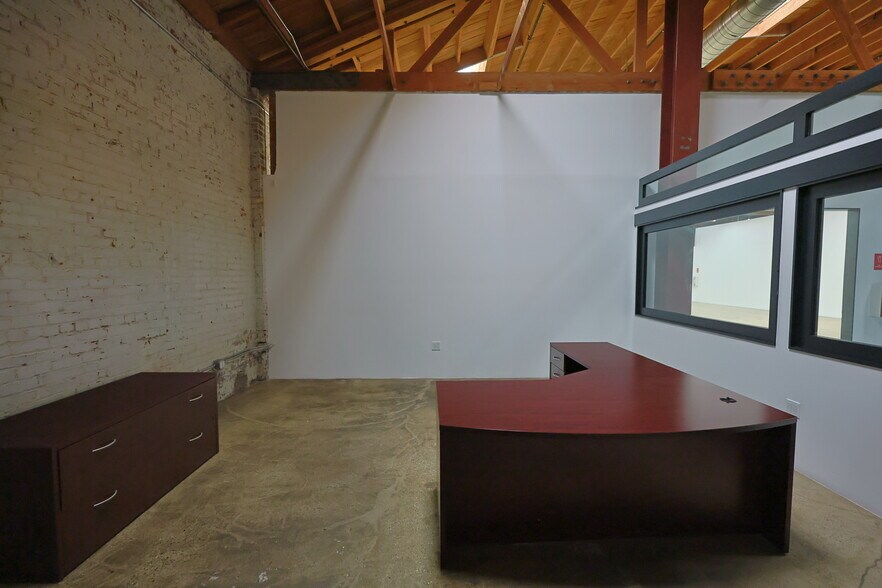 More Photos Of 2014-2022 E 7th St, Los Angeles Office For Lease