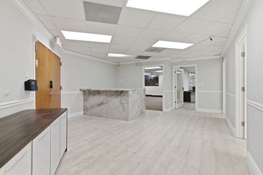 More Photos Of 1640 W Oakland Park Blvd, Fort Lauderdale Office For Sale