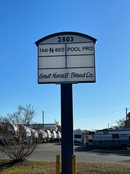 More Photos Of 2803 Evans St, Greenville General Retail For Lease