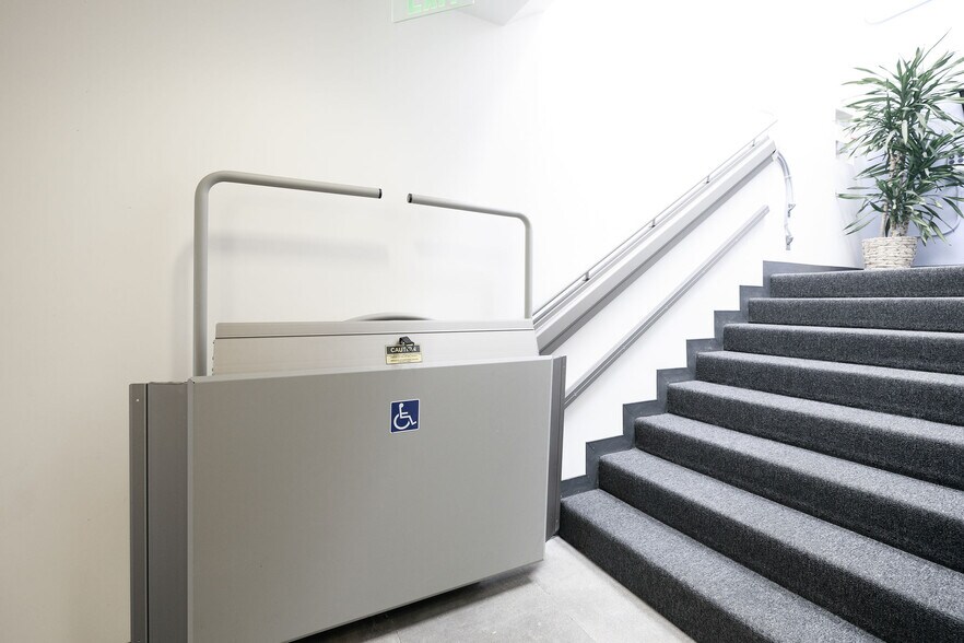 More Photos Of 1104 Highland Ave, Manhattan Beach Loft Creative Space For Sale