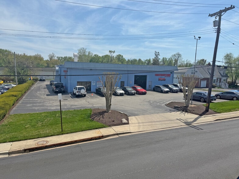 Primary Photo Of 100 Lafayette Ave, Laurel Auto Repair For Lease