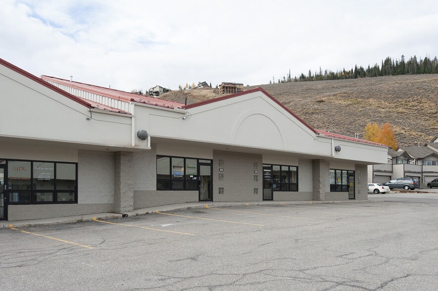 More Photos Of 365 Warren Ave, Silverthorne Showroom For Lease