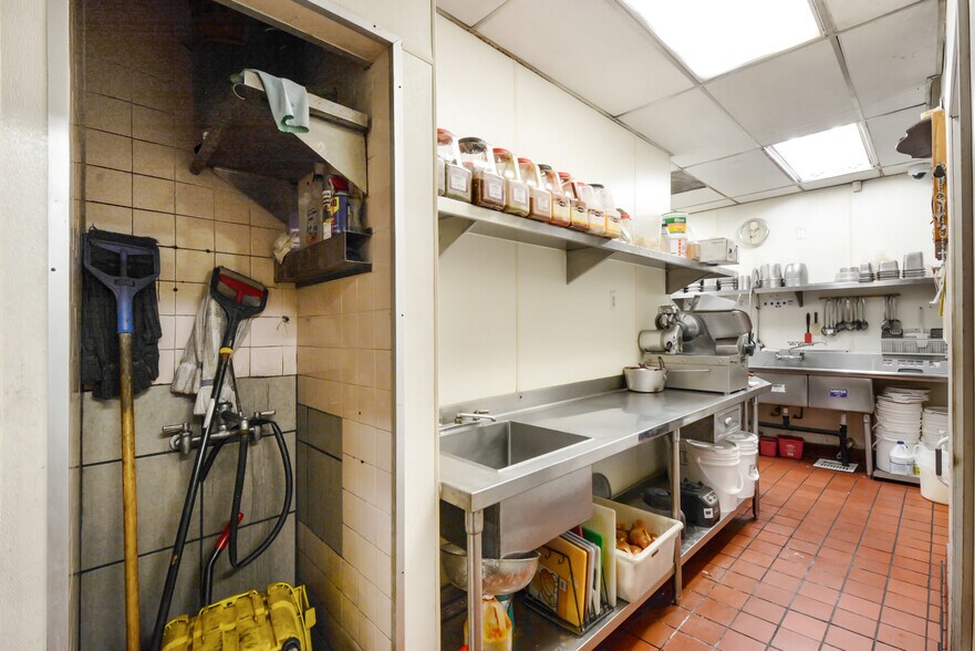 More Photos Of 142 N Mountain Ave, Ontario Restaurant For Sale