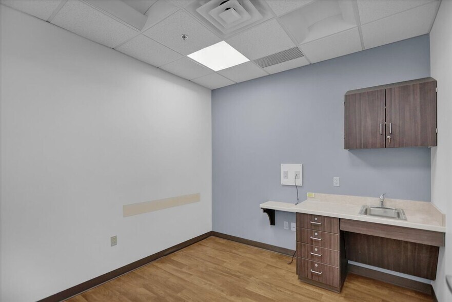 More Photos Of 1350 Broadcasting Rd, Wyomissing Medical For Lease
