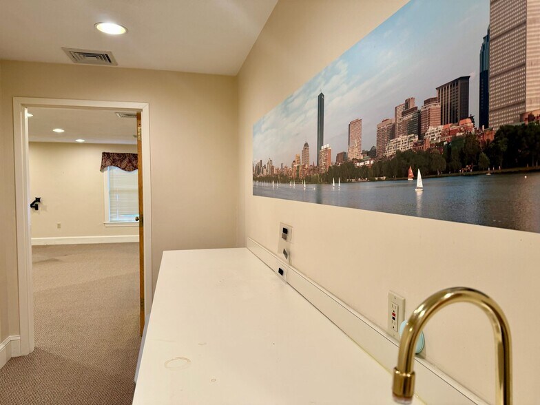 More Photos Of 1624 Sudbury Rd, Concord Medical For Lease