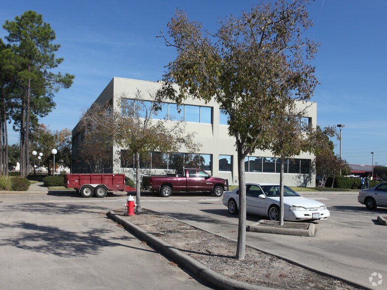 More Photos Of 14011 Park Dr, Tomball Unknown For Lease