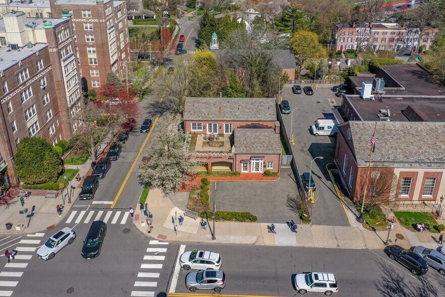 More Photos Of 117 Pondfield Rd, Bronxville Freestanding For Sale