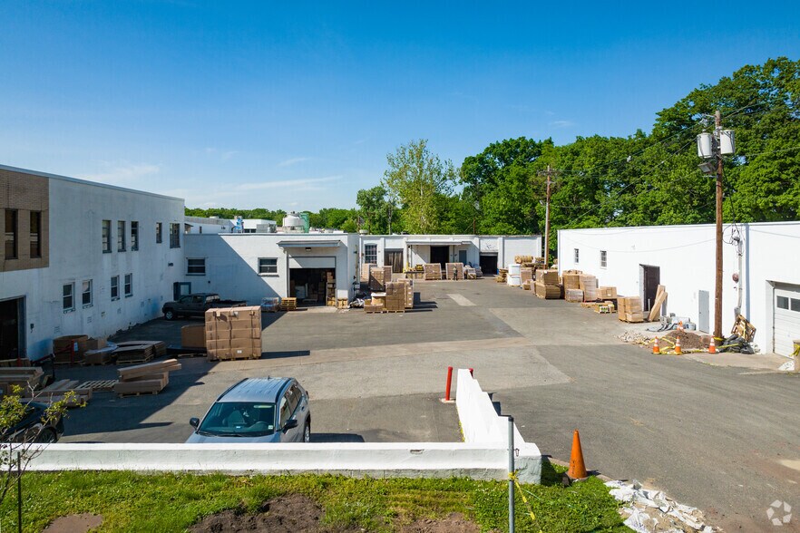 More Photos Of 180 Kingsland Rd, Clifton Warehouse For Lease