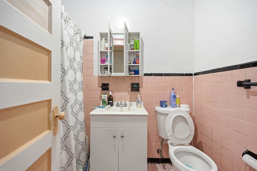 More Photos Of 25 Saratoga Ave, Yonkers Apartments For Sale