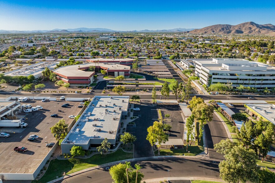 More Photos Of 2410 W Royal Palm Rd, Phoenix Light Manufacturing For Sale