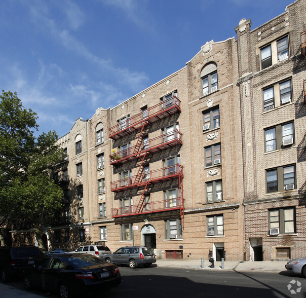 Primary Photo Of 30-80 32nd St, Astoria Multifamily For Sale