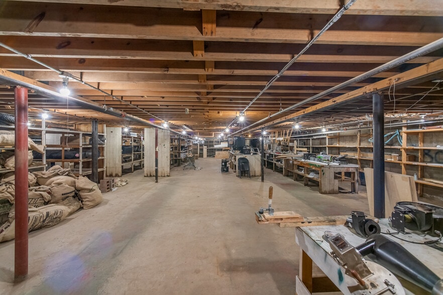 More Photos Of 105 S Main St, Ishpeming Restaurant For Sale