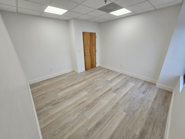 More Photos Of 12550 Biscayne Blvd, North Miami Medical For Sale