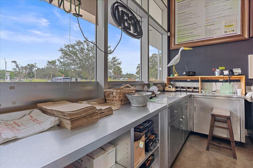 More Photos Of 15 S Beneva Rd, Sarasota Restaurant For Lease