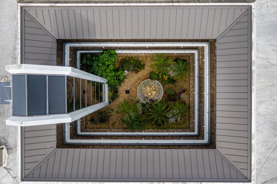 More Photos Of 2477 Stickney Point Rd, Sarasota Office For Sale