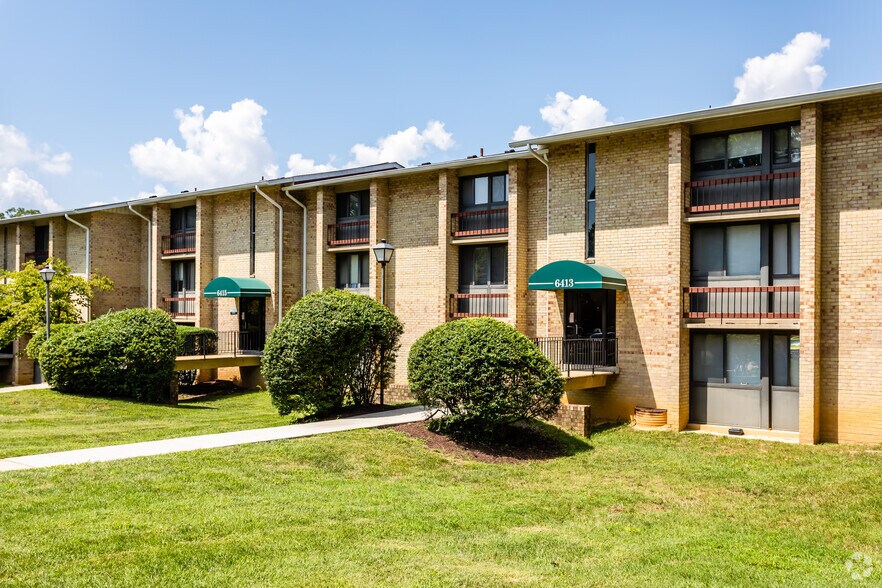 Primary Photo Of 6441 Livingston Rd, Oxon Hill Apartments For Sale