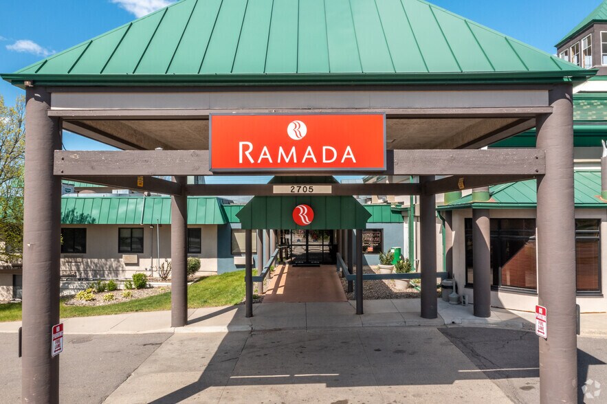 More Photos Of 2705 Annapolis Ln N, Plymouth Hotel For Sale