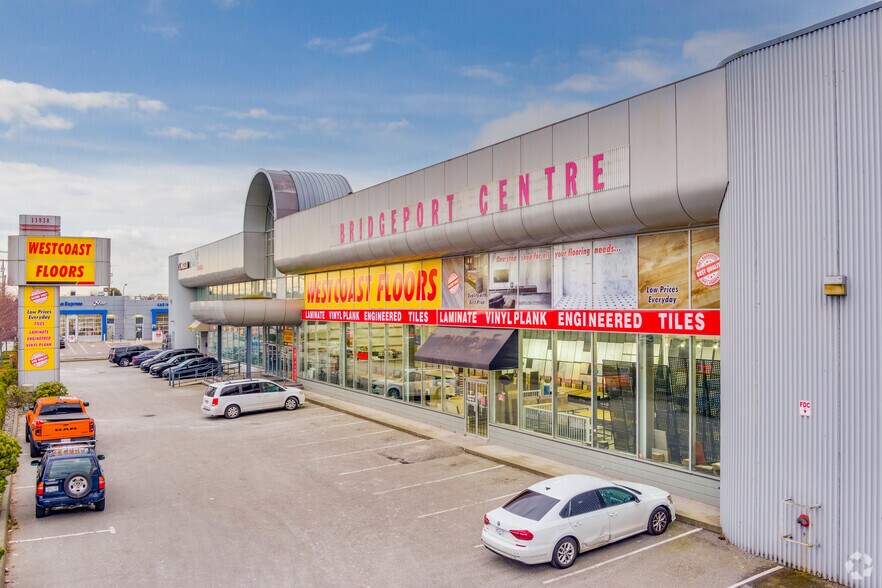 More Photos Of 11938 Bridgeport Rd, Richmond Showroom For Lease