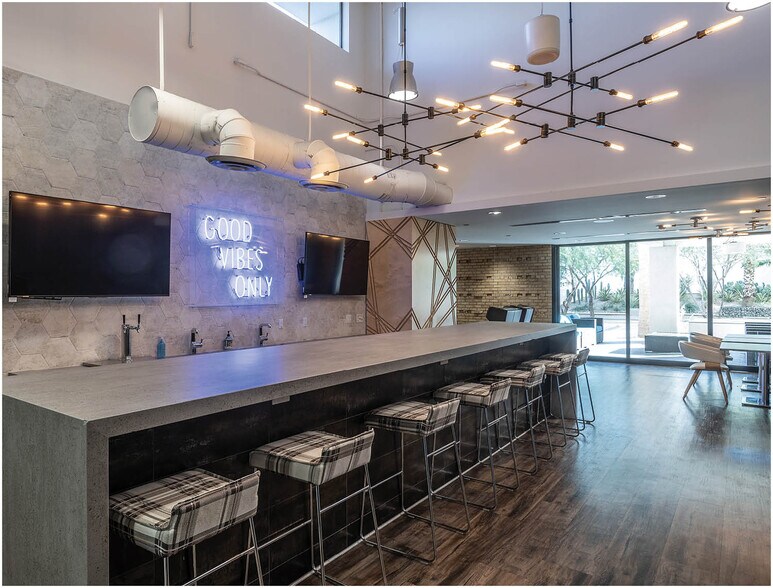 More Photos Of 3003 N Central Ave, Phoenix Office For Lease